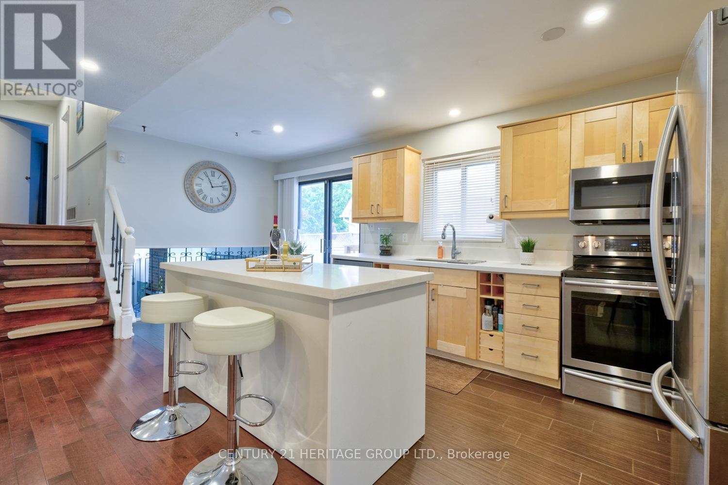 169 Spruce Street, Aurora, Ontario  L4G 3R7 - Photo 5 - N12474946