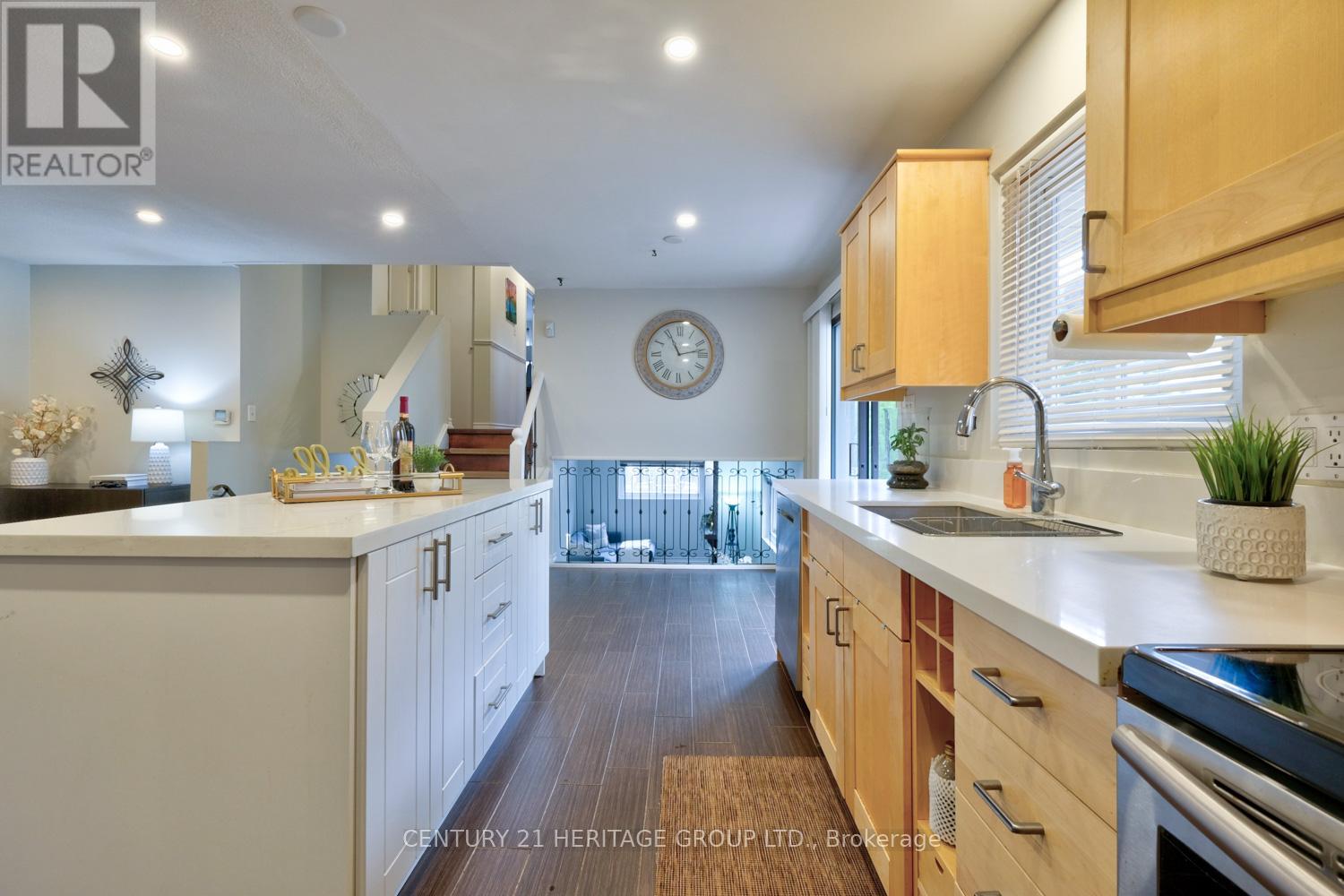 169 Spruce Street, Aurora, Ontario  L4G 3R7 - Photo 7 - N12474946