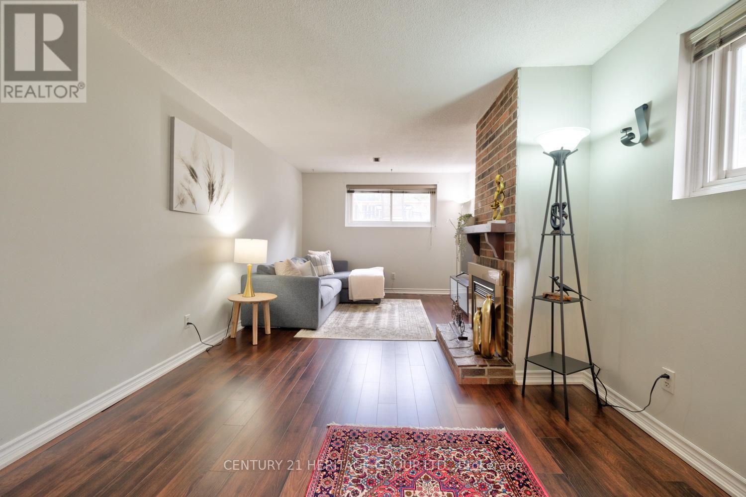 169 Spruce Street, Aurora, Ontario  L4G 3R7 - Photo 9 - N12474946