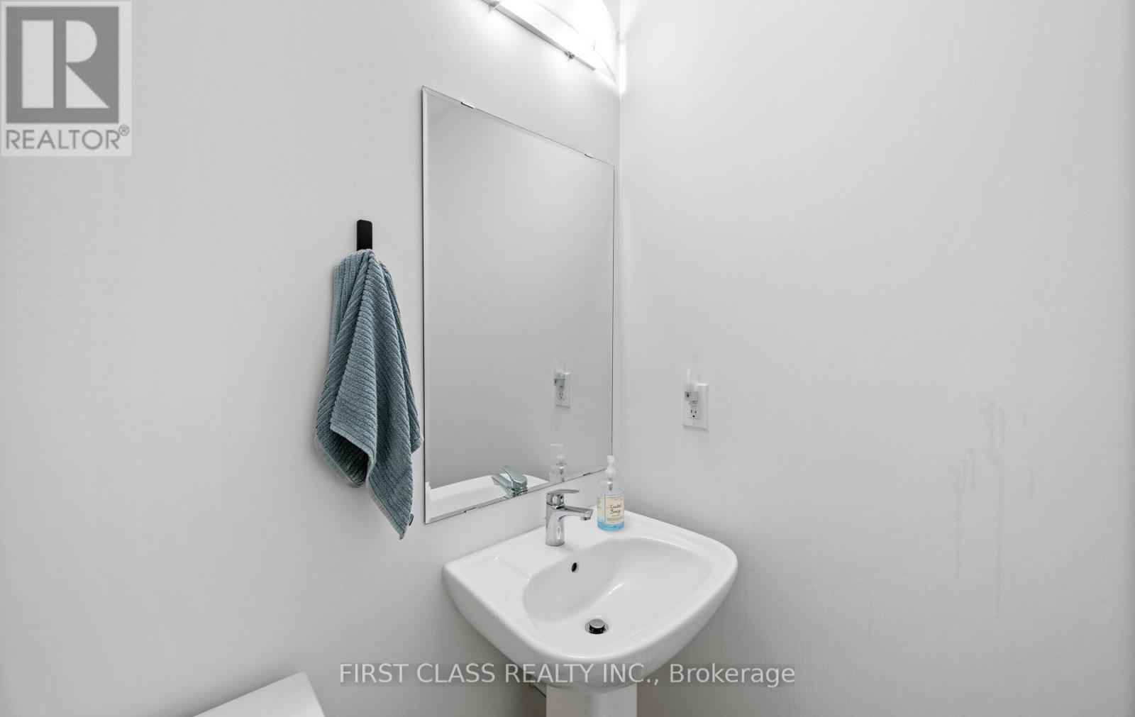 107 Knott End Crescent, Newmarket, Ontario  L3Y 0E4 - Photo 12 - N12474954