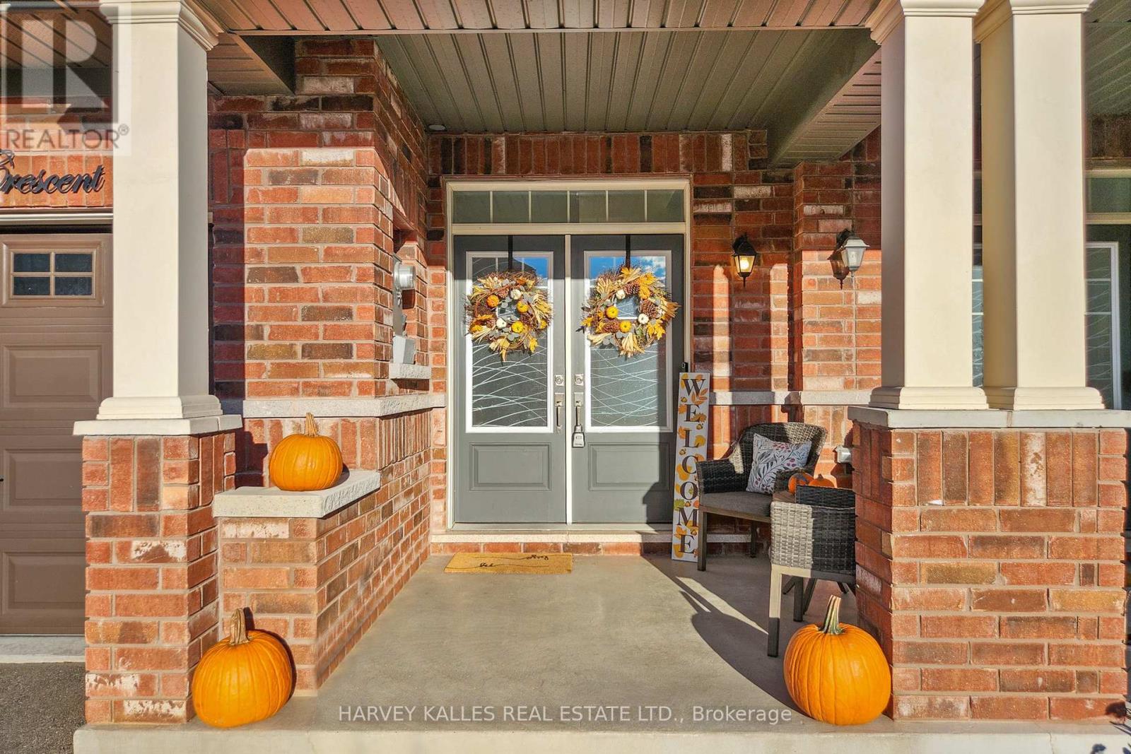41 Selby Crescent, Bradford West Gwillimbury, Ontario  L3Z 0V3 - Photo 3 - N12474968