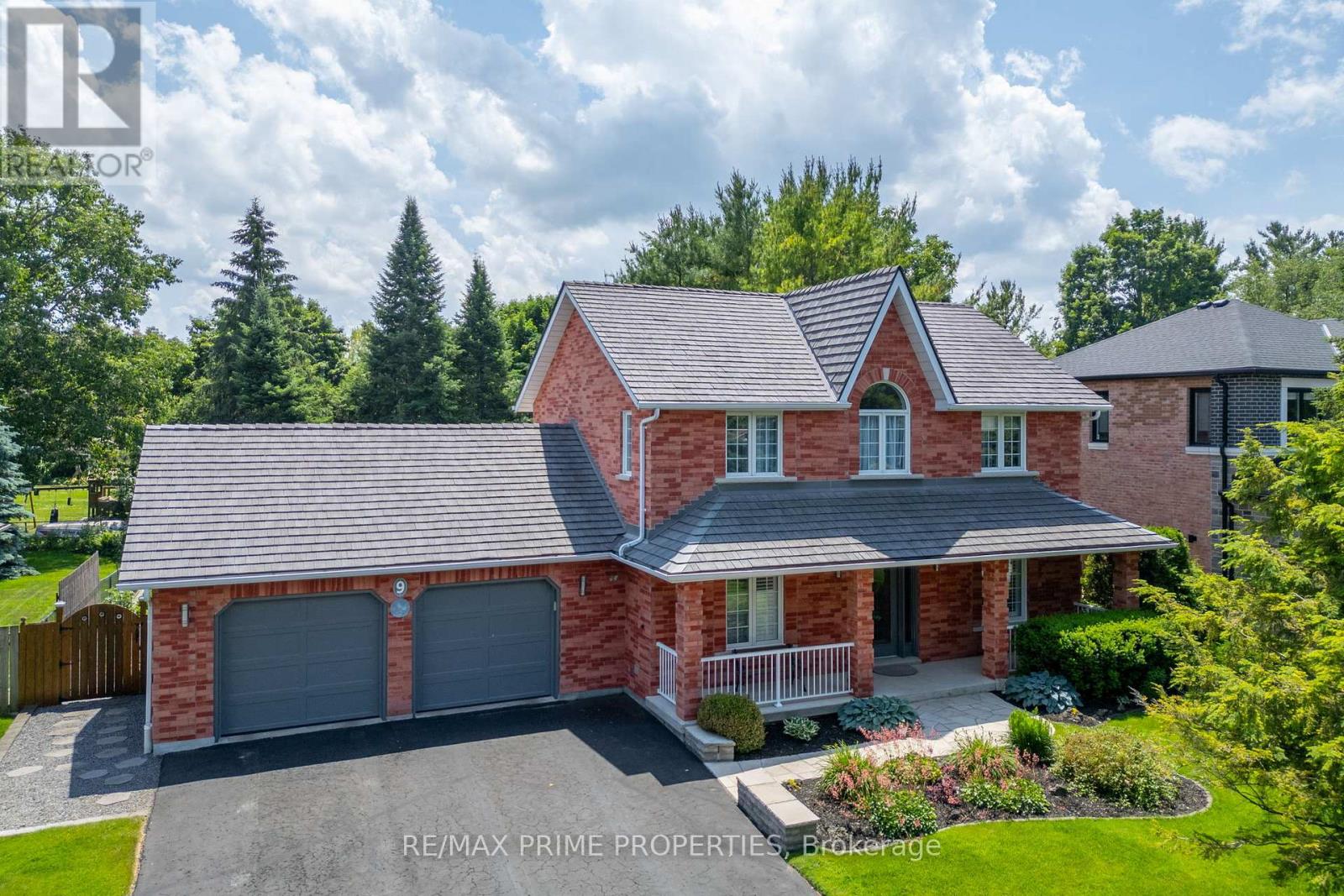 9 VALENTINI AVENUE, East Gwillimbury, Ontario