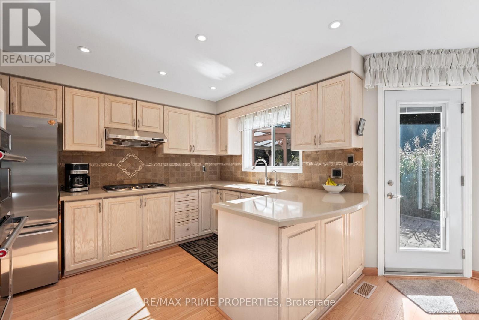 9 Valentini Avenue, East Gwillimbury, Ontario  L9N 1H9 - Photo 11 - N12474969
