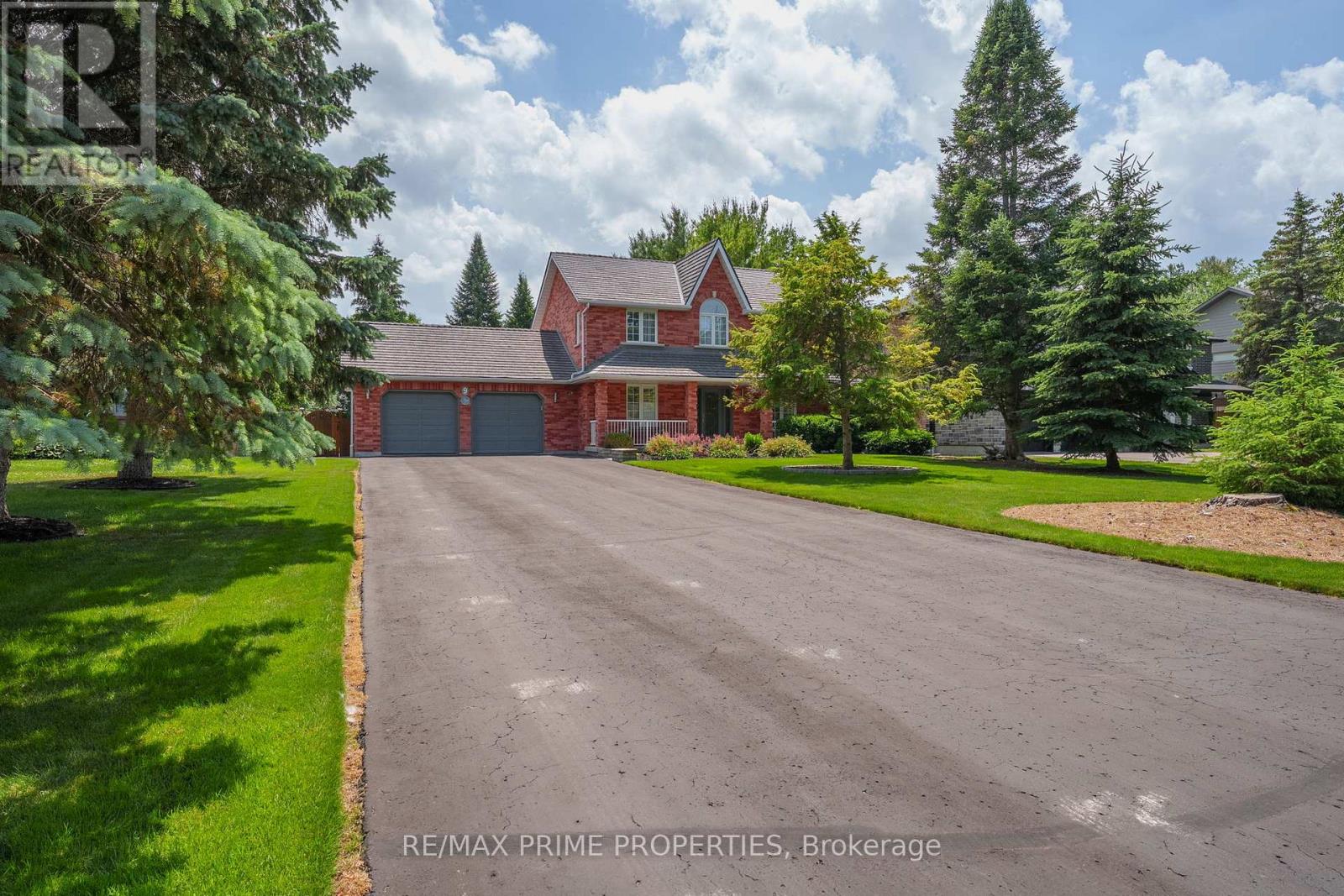 9 Valentini Avenue, East Gwillimbury, Ontario  L9N 1H9 - Photo 3 - N12474969