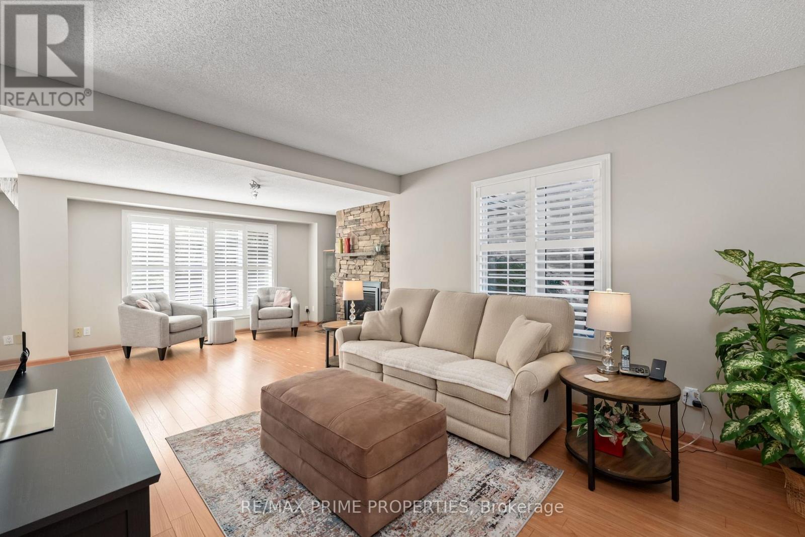 9 Valentini Avenue, East Gwillimbury, Ontario  L9N 1H9 - Photo 7 - N12474969