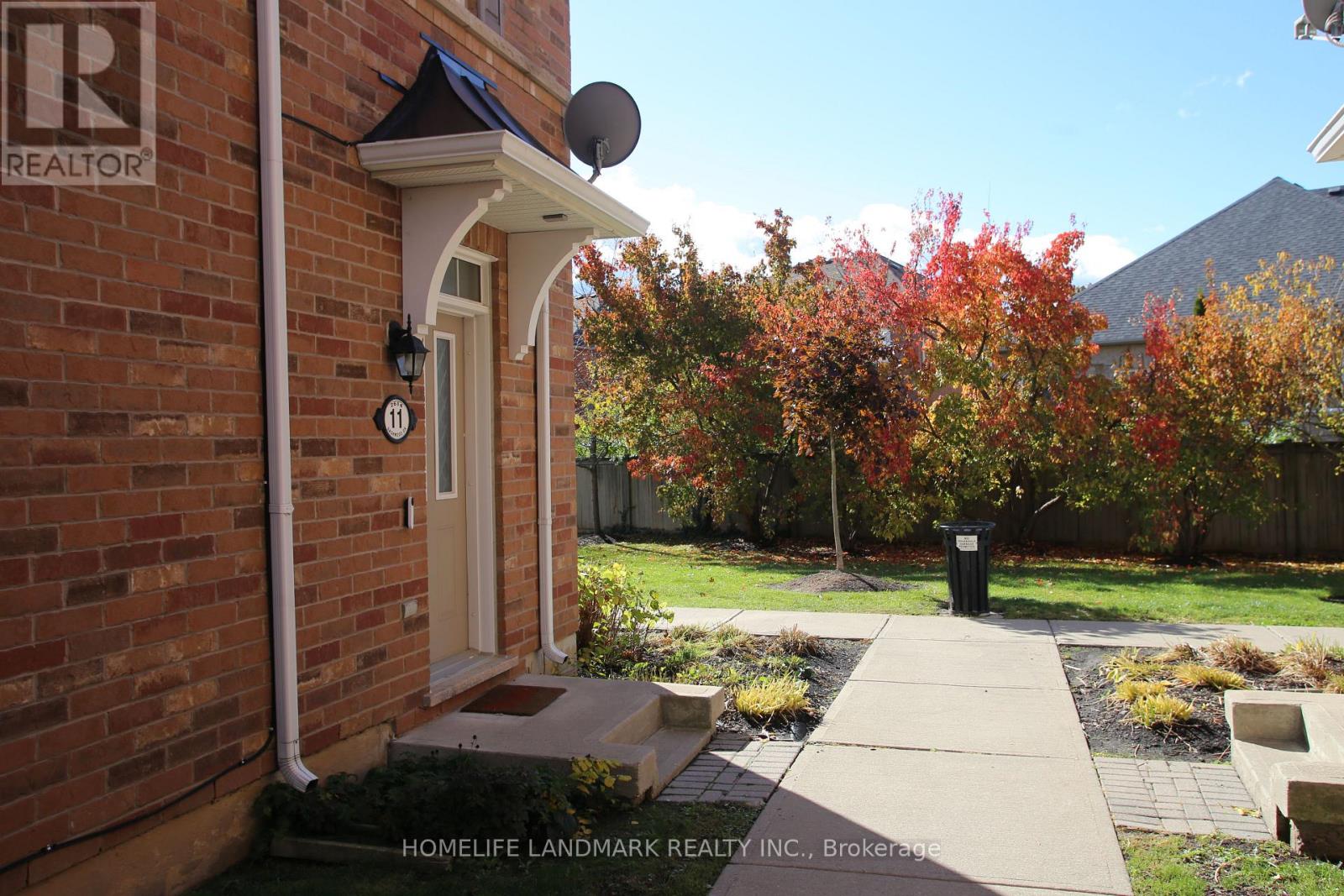 11 - 2614 Dashwood Drive, Oakville, Ontario  L6M 0K5 - Photo 1 - W12474920