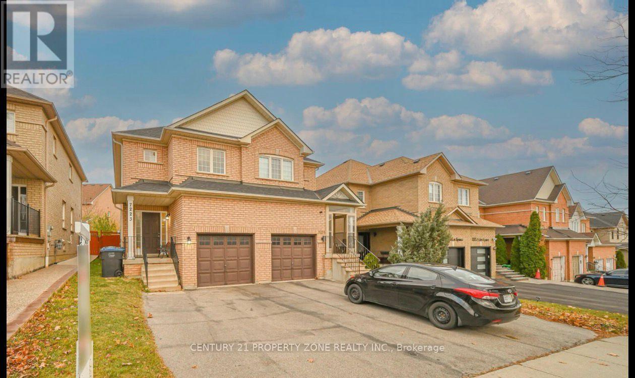 7223 Sedan Square, Mississauga, Ontario  L5W 1K3 - Photo 1 - W12474923