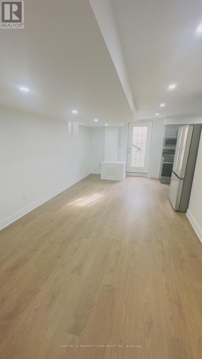 7223 Sedan Square, Mississauga, Ontario  L5W 1K3 - Photo 5 - W12474923