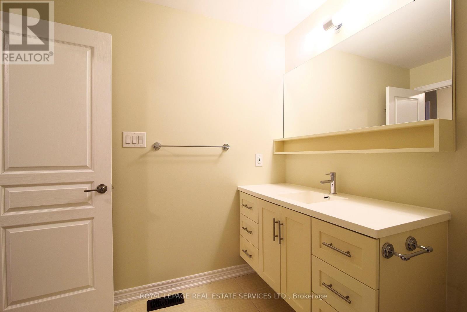 387 Alderwood Common, Oakville, Ontario  L6H 0P8 - Photo 13 - W12474941