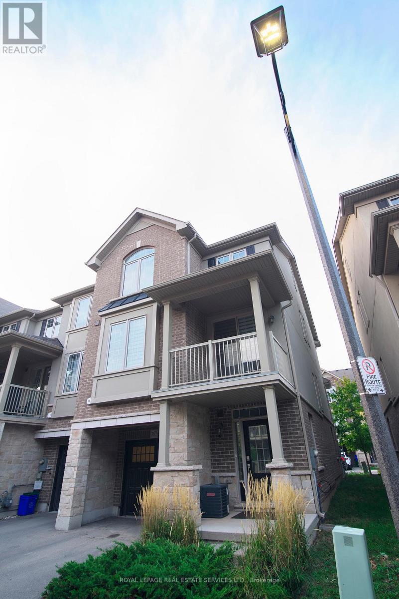 387 Alderwood Common, Oakville, Ontario  L6H 0P8 - Photo 2 - W12474941