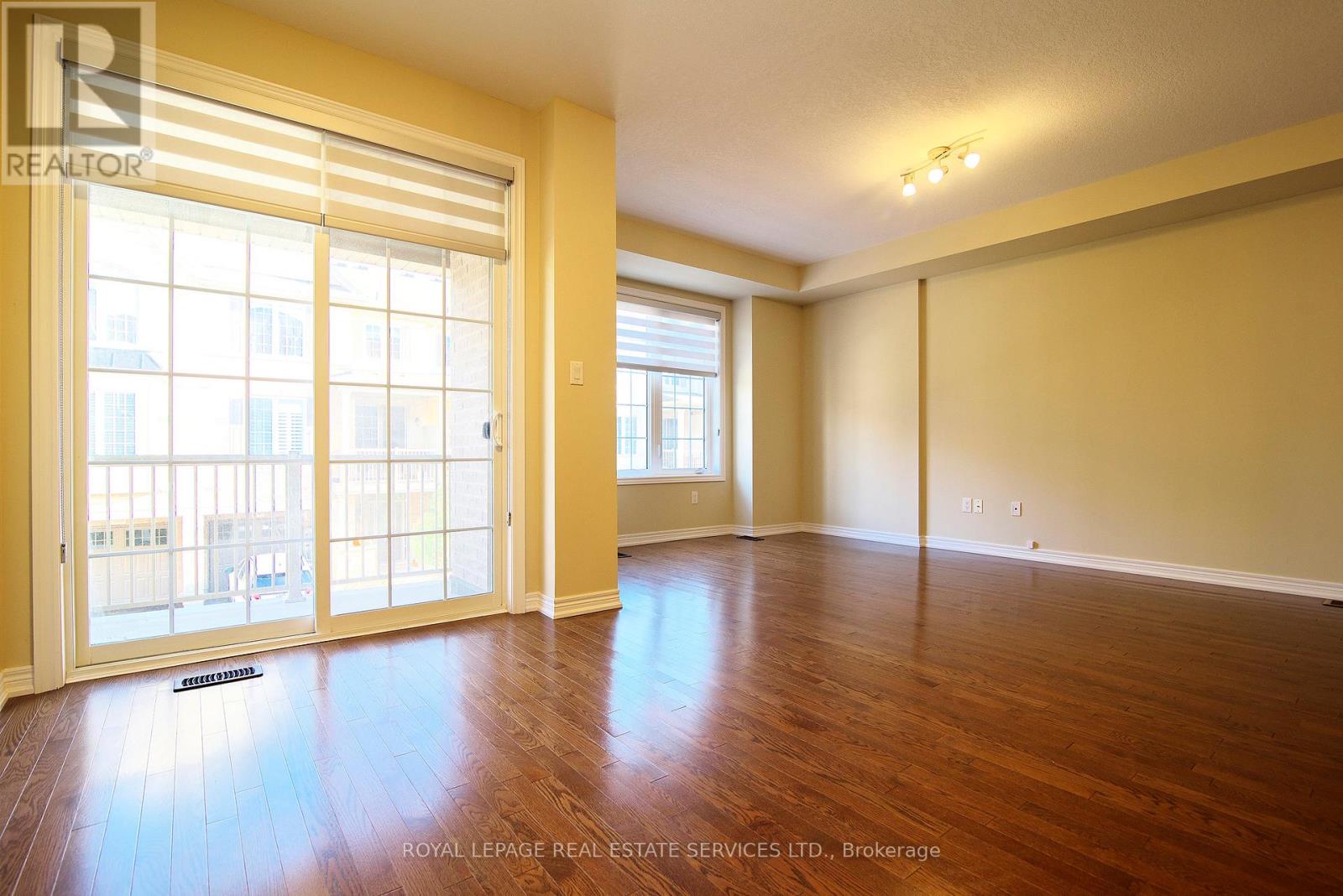 387 Alderwood Common, Oakville, Ontario  L6H 0P8 - Photo 3 - W12474941