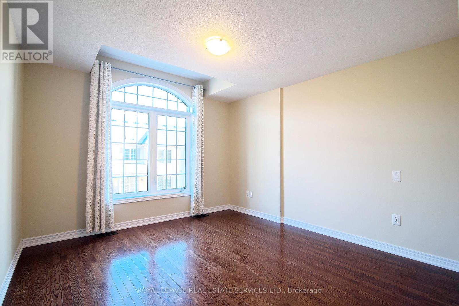 387 Alderwood Common, Oakville, Ontario  L6H 0P8 - Photo 7 - W12474941