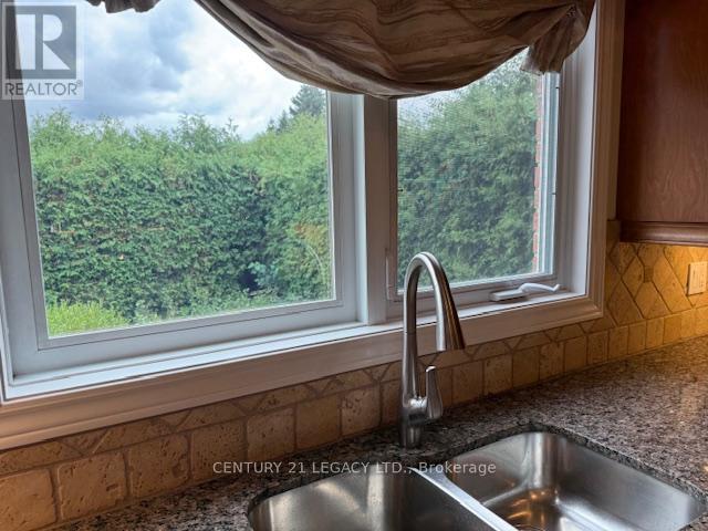 (Upper) - 45 Panorama Crescent, Brampton, Ontario  L6S 3T8 - Photo 13 - W12474944