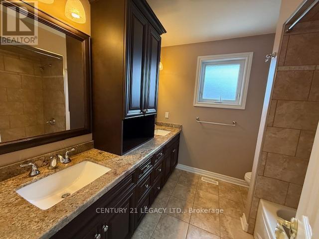 (Upper) - 45 Panorama Crescent, Brampton, Ontario  L6S 3T8 - Photo 22 - W12474944