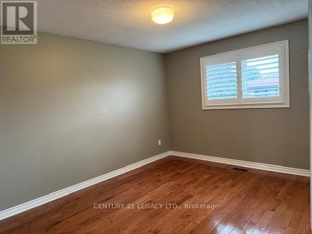 (Upper) - 45 Panorama Crescent, Brampton, Ontario  L6S 3T8 - Photo 30 - W12474944