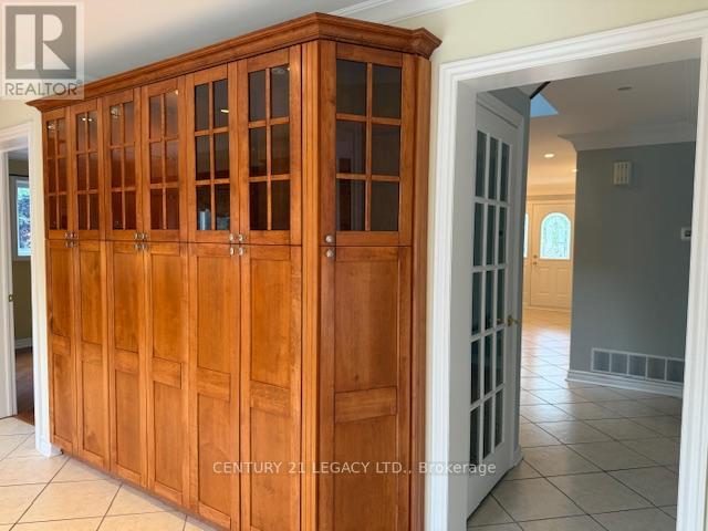 (Upper) - 45 Panorama Crescent, Brampton, Ontario  L6S 3T8 - Photo 9 - W12474944