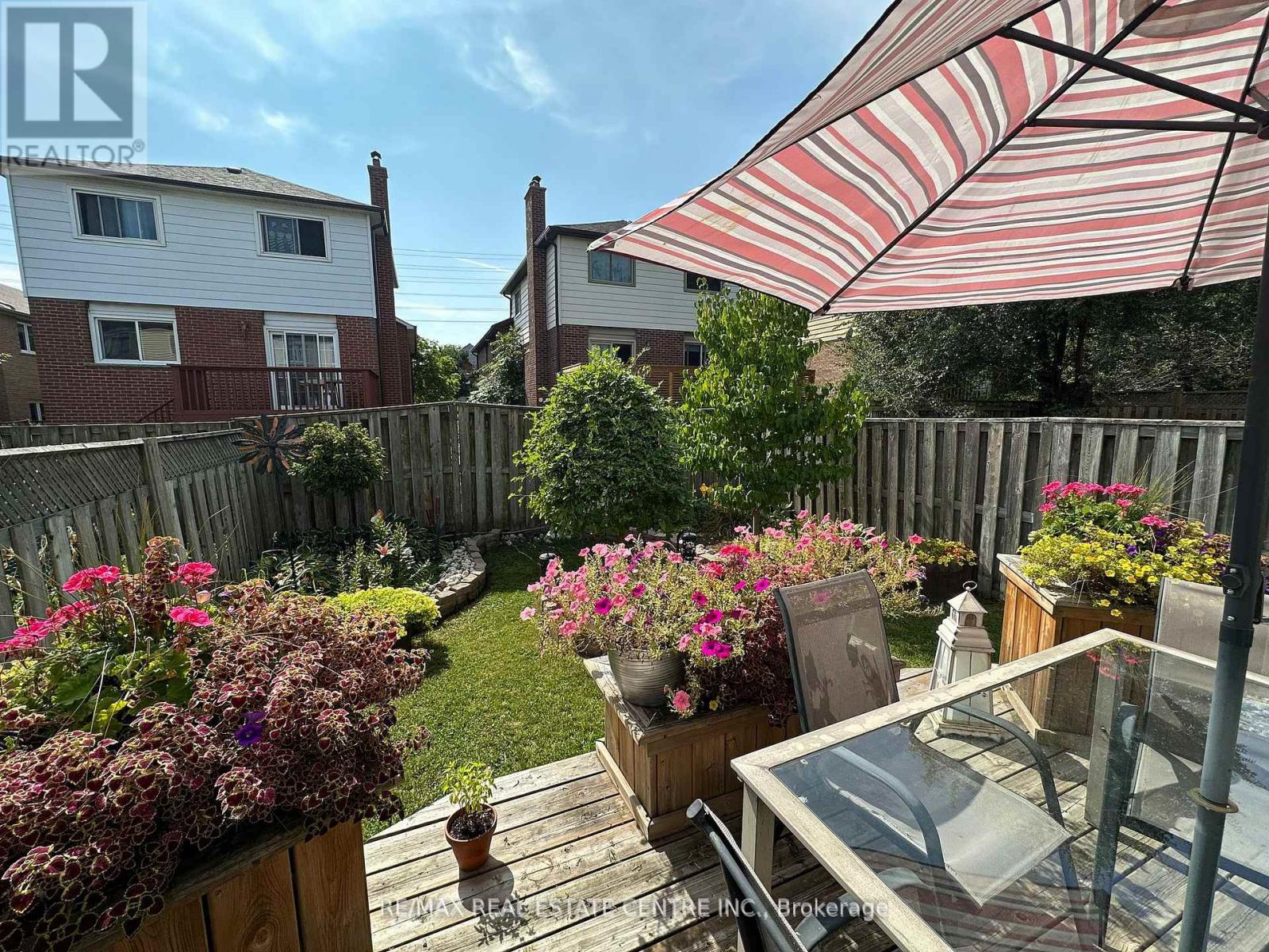 4136 Magnolia Court, Mississauga, Ontario  L5C 3K2 - Photo 15 - W12474950