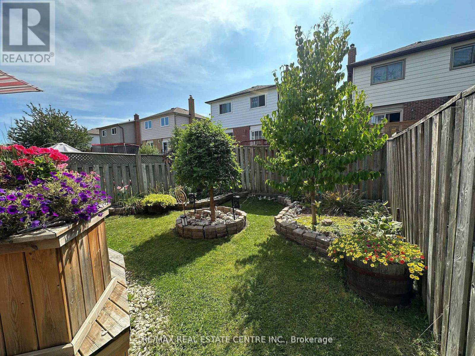 4136 Magnolia Court, Mississauga, Ontario  L5C 3K2 - Photo 16 - W12474950