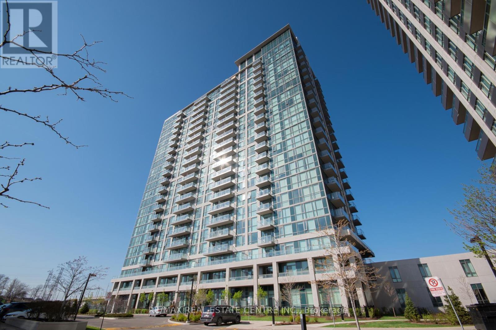 Ph12 - 339 Rathburn Road, Mississauga, Ontario  L5B 0K6 - Photo 2 - W12474955
