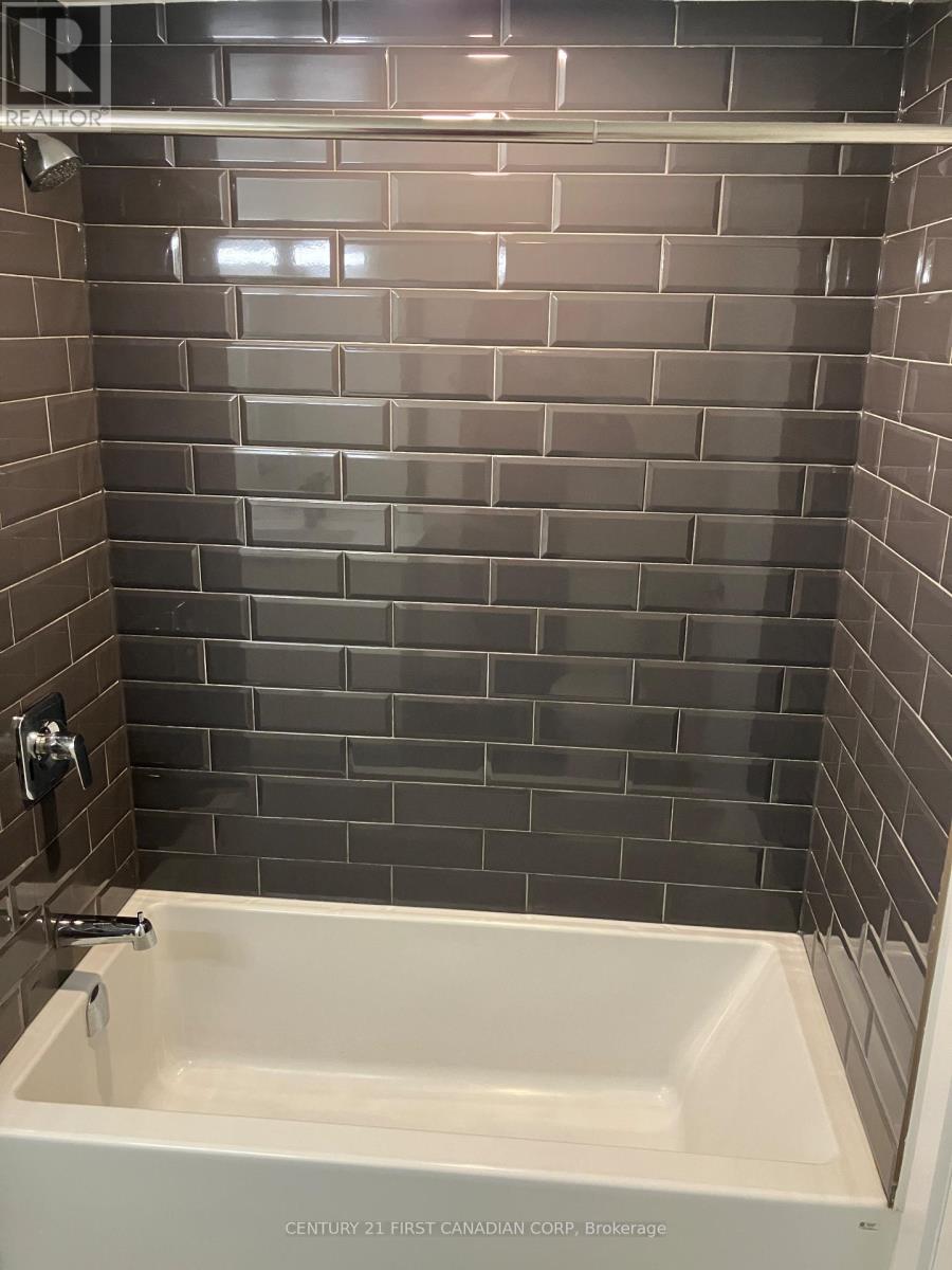 36 - 105 Andover Drive, London South, Ontario  N6J 4B1 - Photo 15 - X12475000