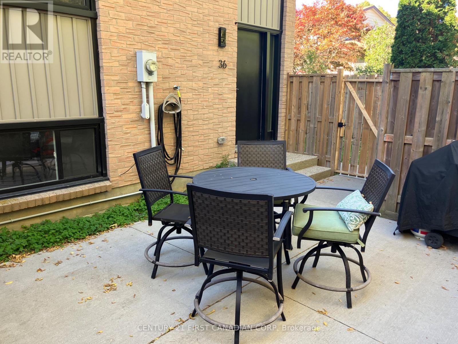 36 - 105 Andover Drive, London South, Ontario  N6J 4B1 - Photo 4 - X12475000