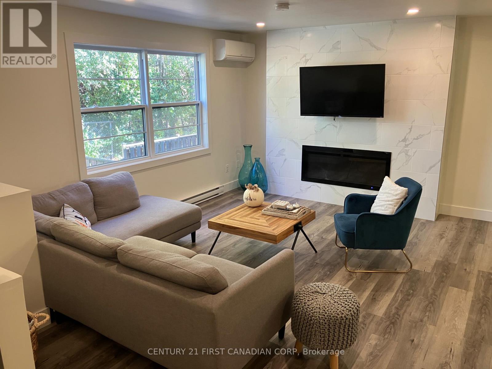 36 - 105 Andover Drive, London South, Ontario  N6J 4B1 - Photo 5 - X12475000