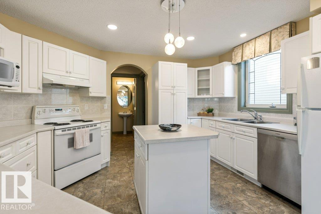 1120 118a St Nw, Edmonton, Alberta  T6J 7C4 - Photo 11 - E4462992
