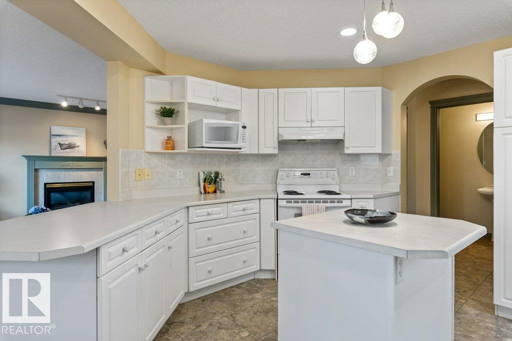 1120 118a St Nw, Edmonton, Alberta  T6J 7C4 - Photo 12 - E4462992