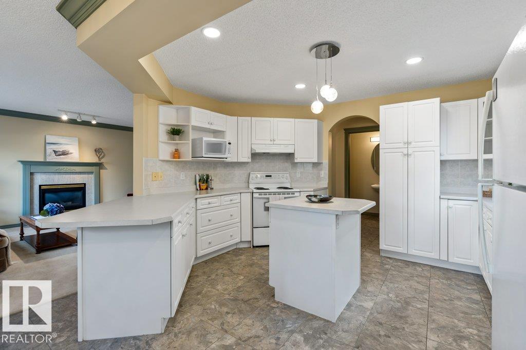 1120 118a St Nw, Edmonton, Alberta  T6J 7C4 - Photo 9 - E4462992