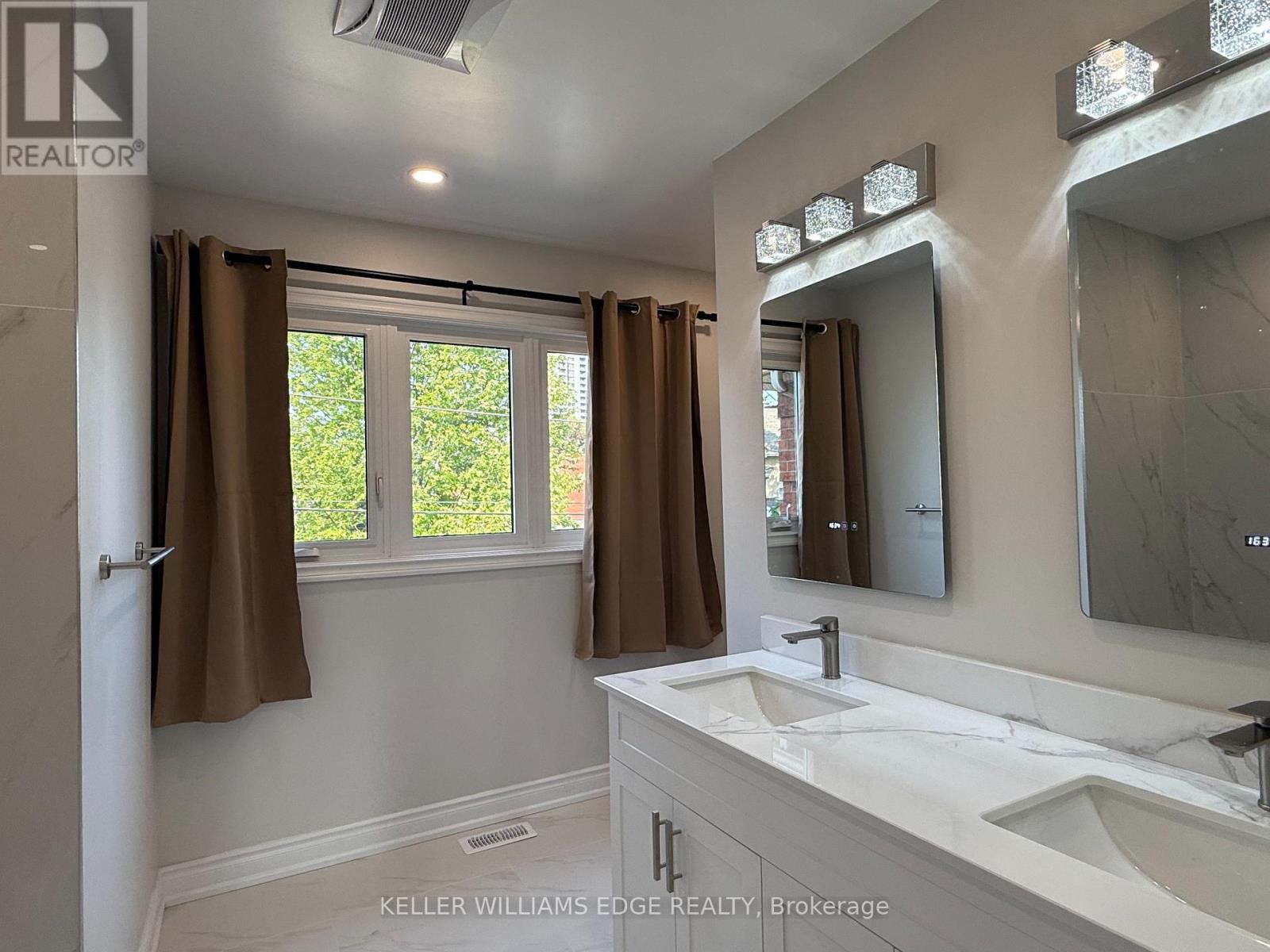 Upper Level: 87 Peter Street, Hamilton (Strathcona), Ontario  L8R 1T5 - Photo 9 - X12474942
