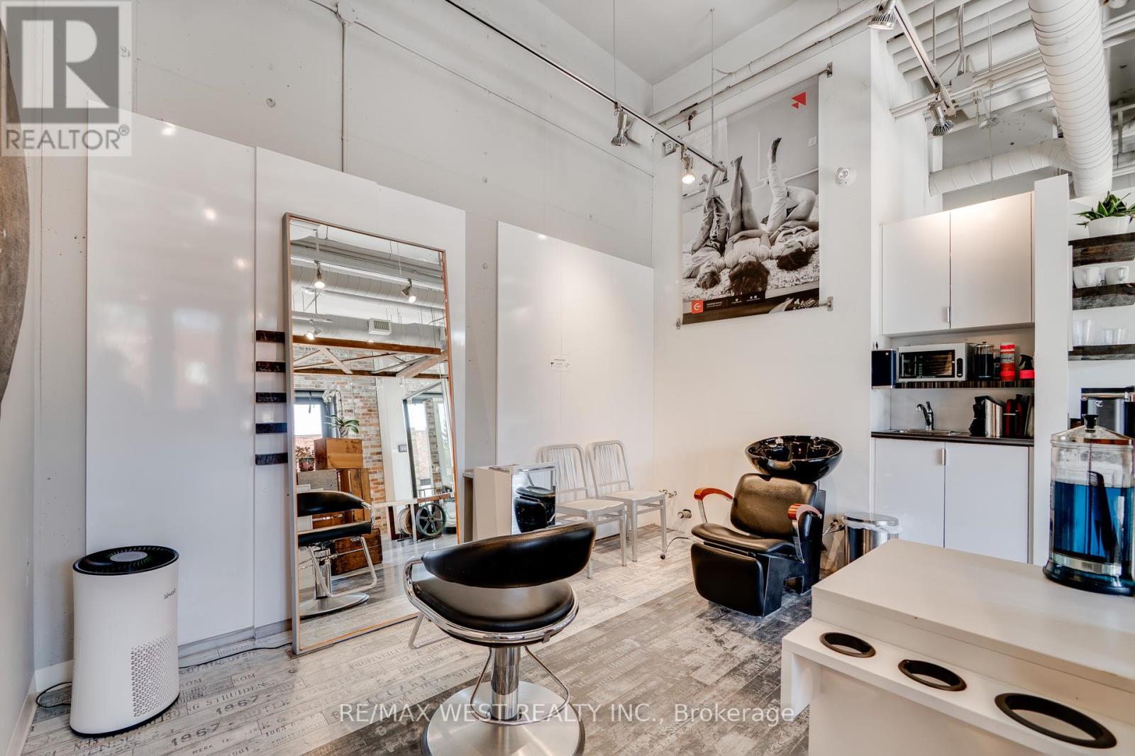 90 Distillery Lane, Toronto, Ontario  M5A 4R2 - Photo 11 - C12474976