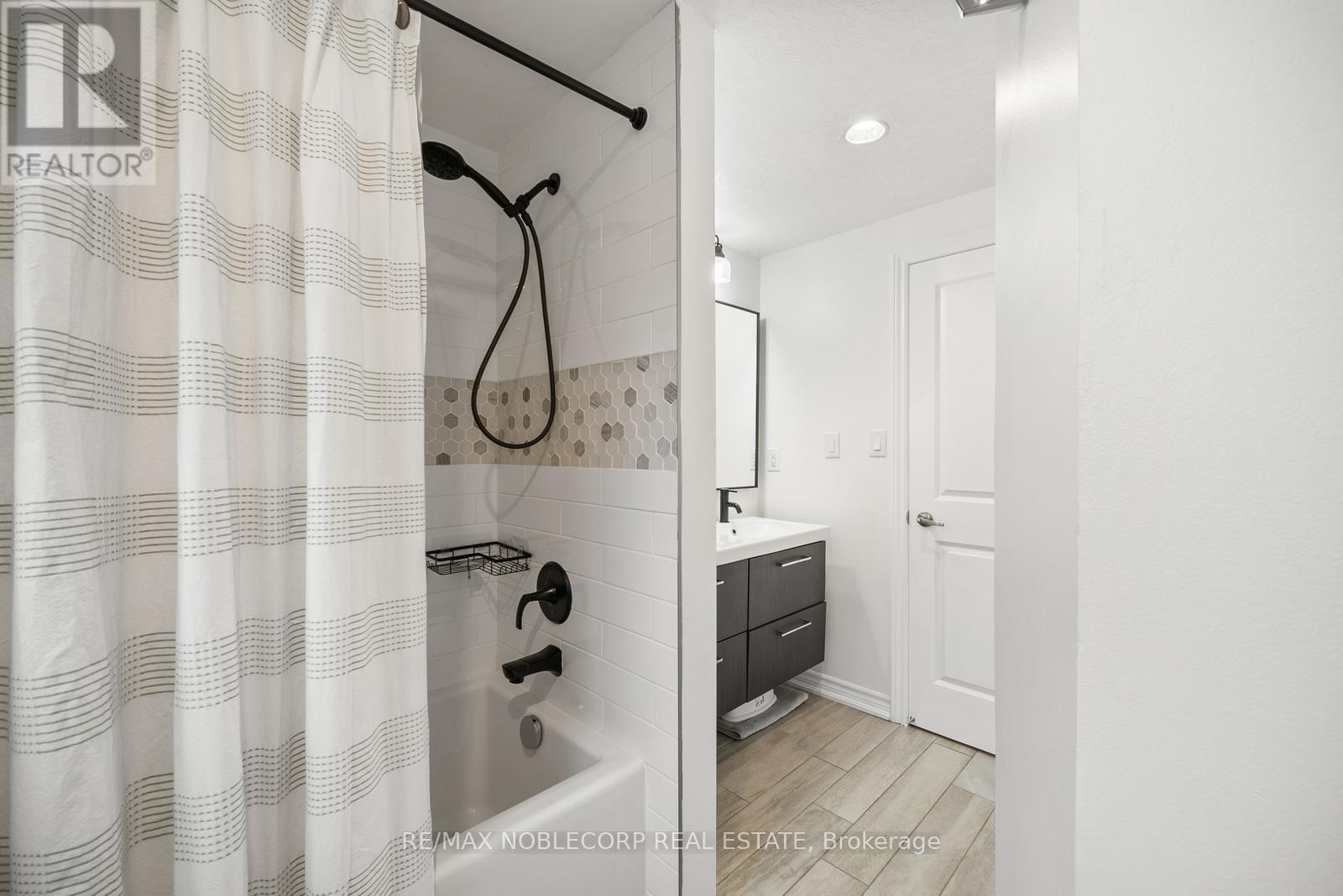 42 Mitchell Avenue, New Tecumseth, Ontario  L9R 1C2 - Photo 22 - N12473958