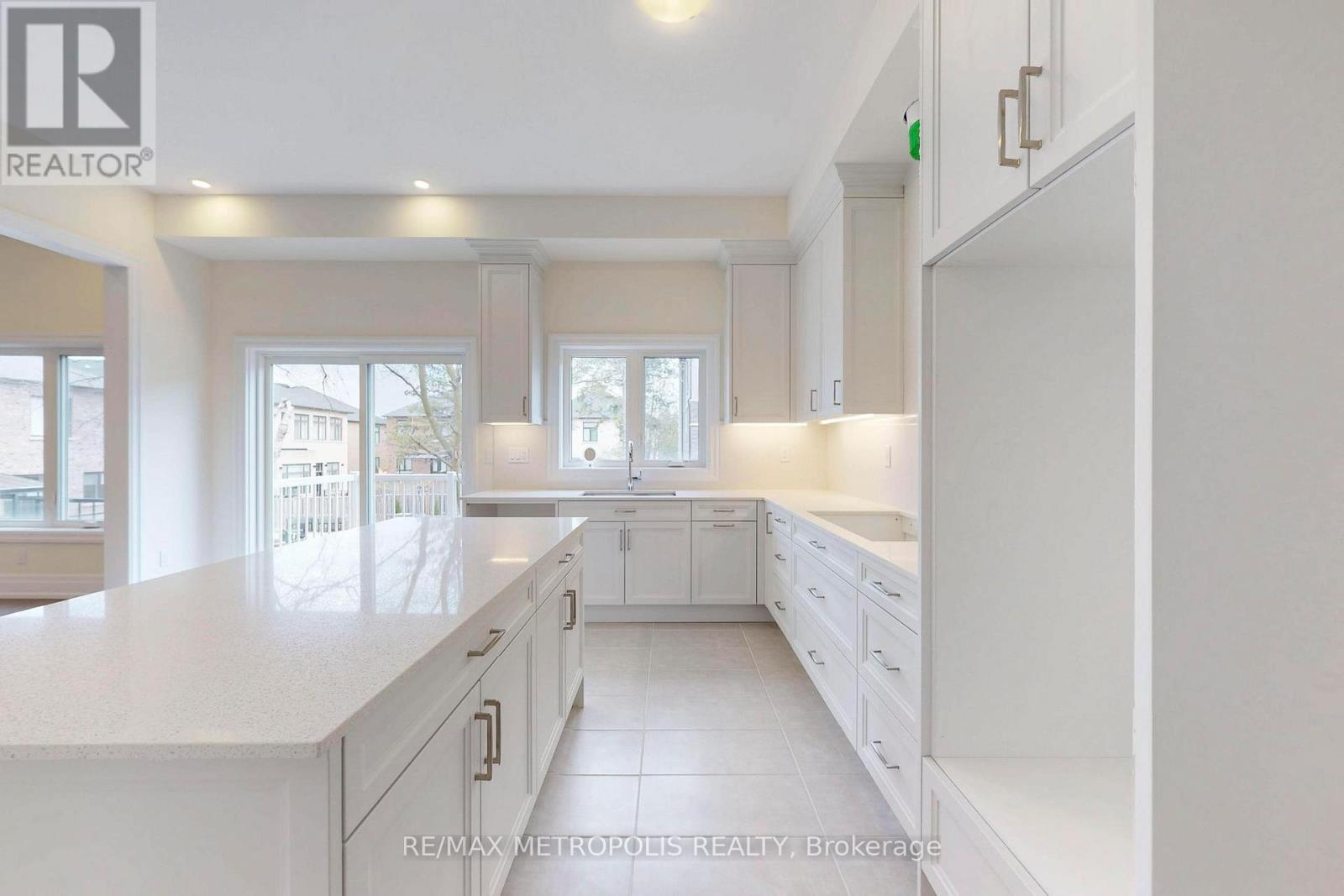 15 Seguin Street, Richmond Hill, Ontario  L4E 1L8 - Photo 12 - N12474983