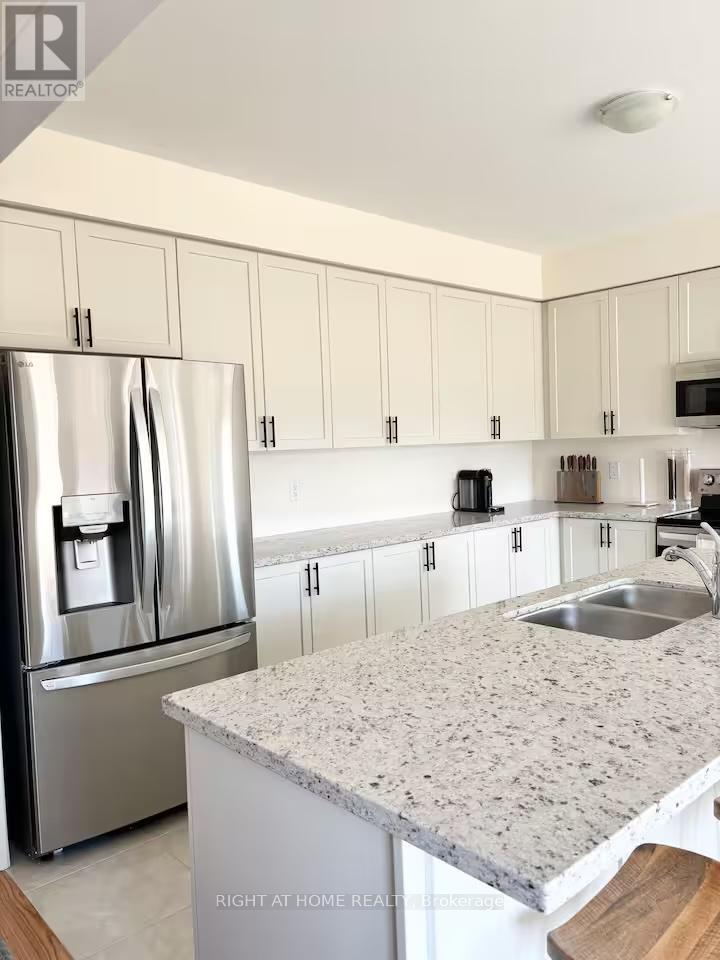 30 Federica Crescent, Wasaga Beach, Ontario  L9Z 0N6 - Photo 5 - S12474974