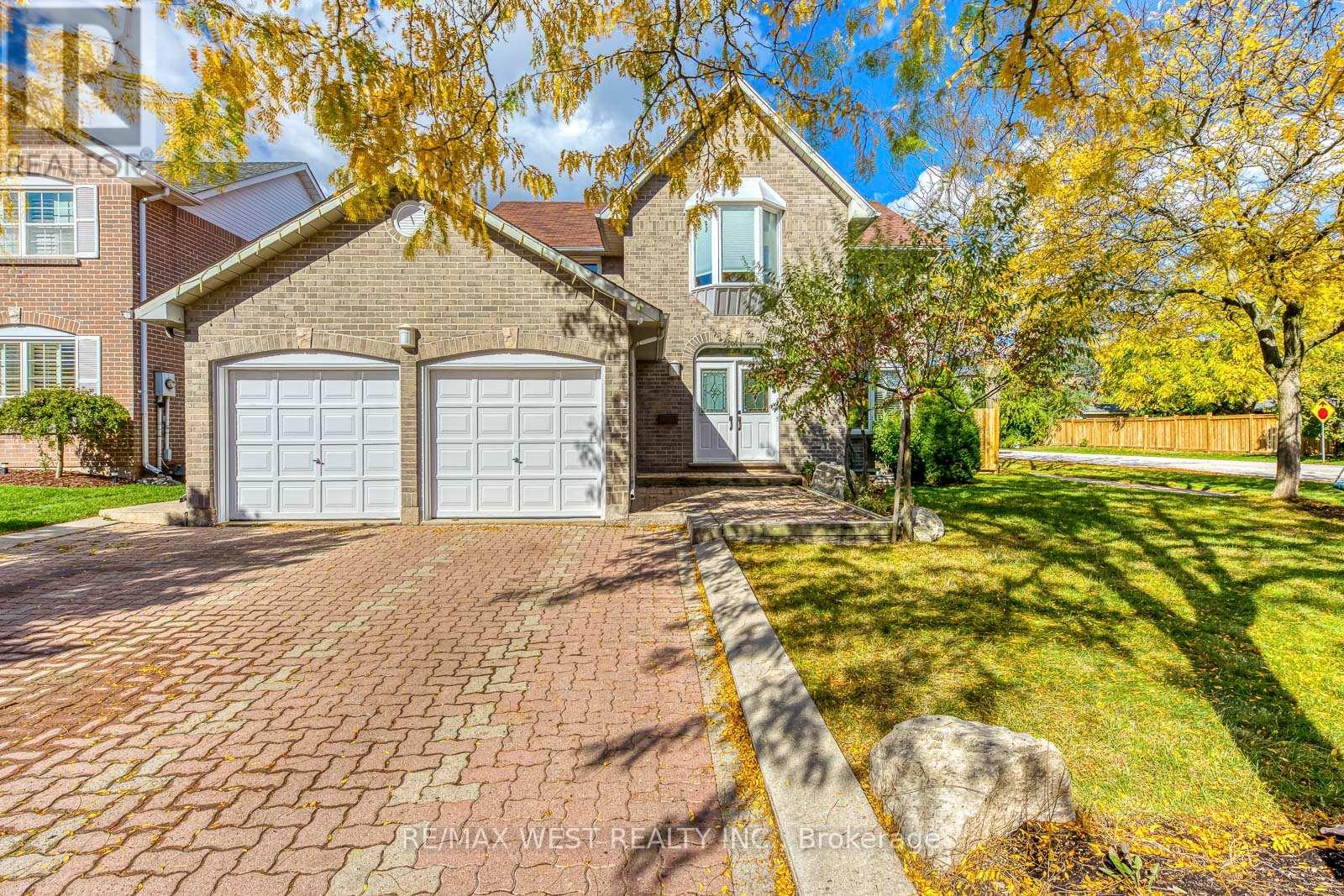 1397 Helen Court, Oakville, Ontario  L6L 6J9 - Photo 1 - W12474975