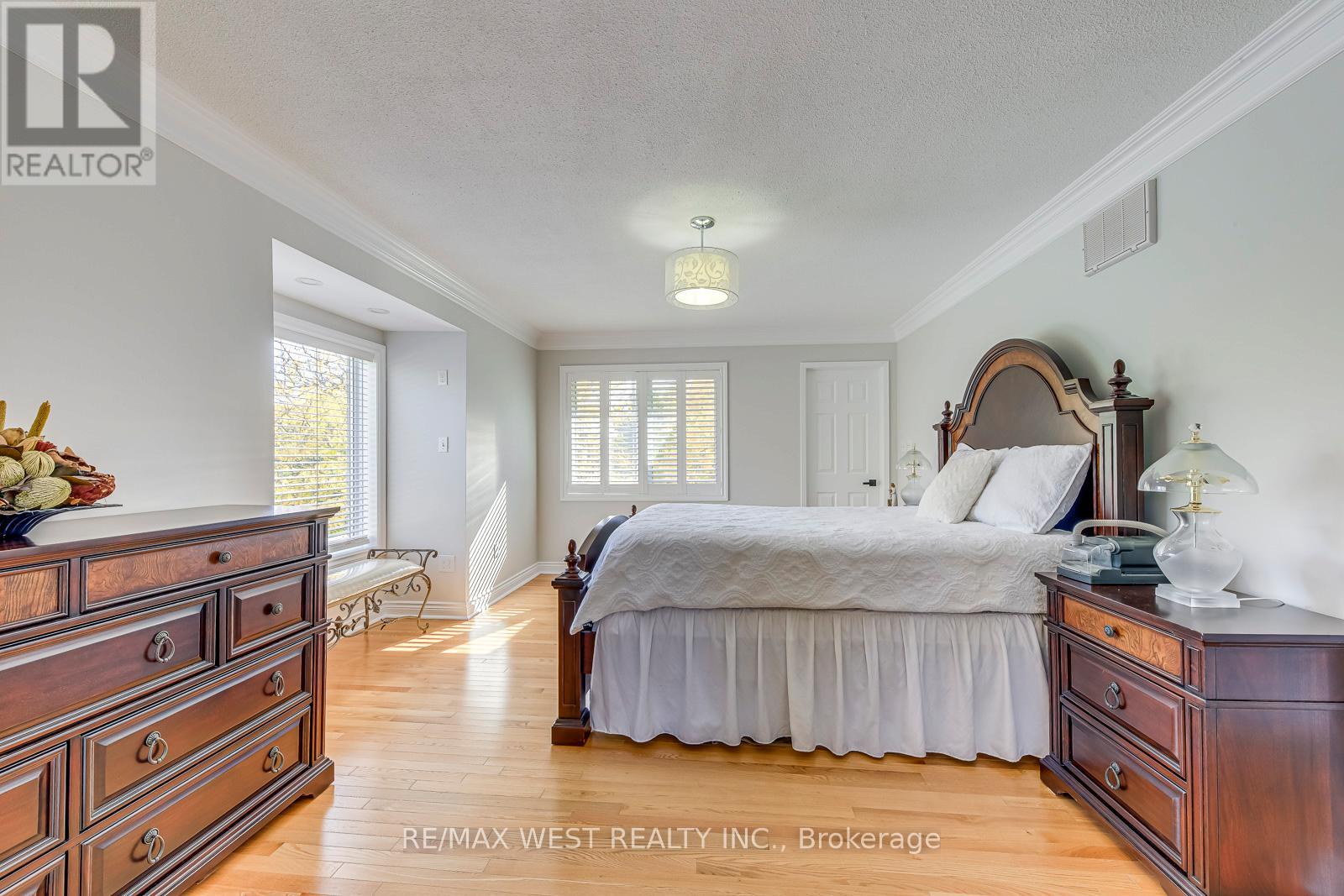 1397 Helen Court, Oakville, Ontario  L6L 6J9 - Photo 16 - W12474975