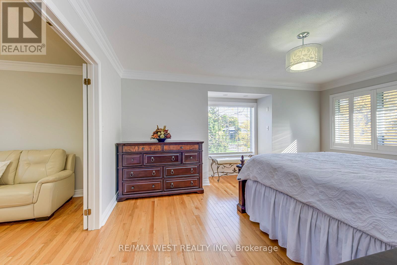 1397 Helen Court, Oakville, Ontario  L6L 6J9 - Photo 18 - W12474975