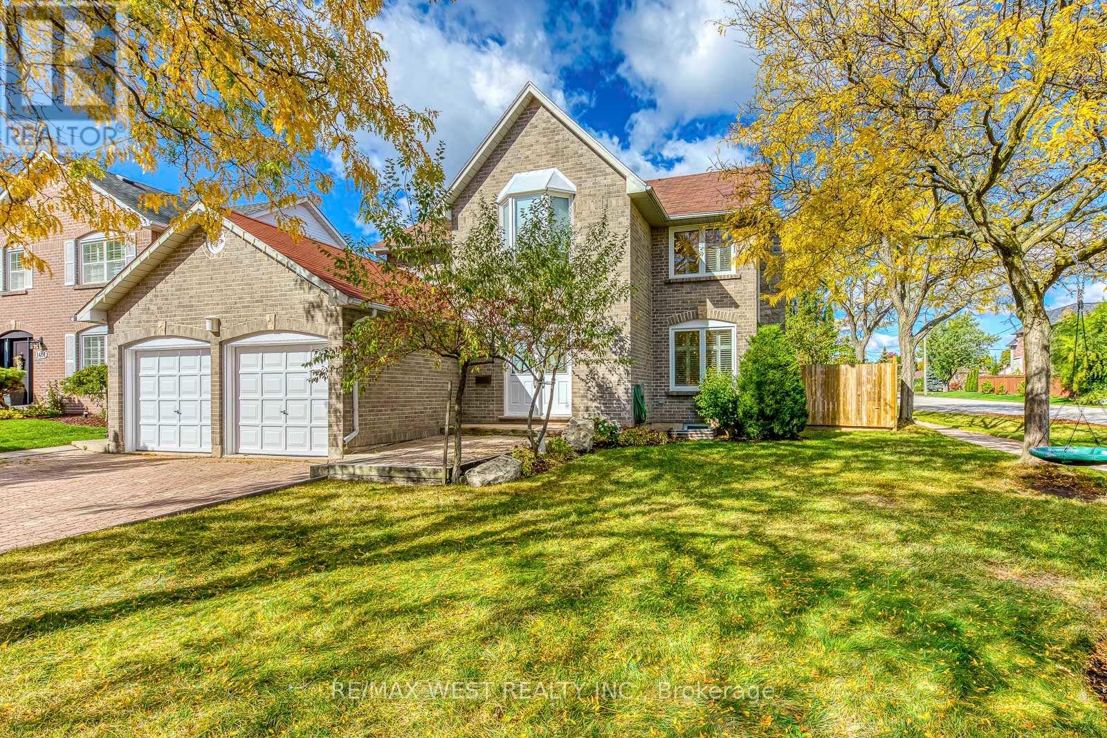 1397 Helen Court, Oakville, Ontario  L6L 6J9 - Photo 2 - W12474975