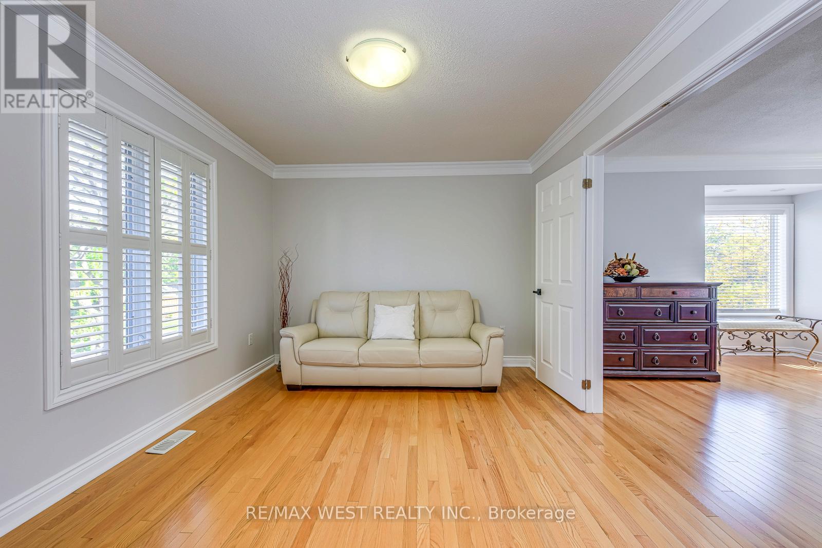 1397 Helen Court, Oakville, Ontario  L6L 6J9 - Photo 20 - W12474975