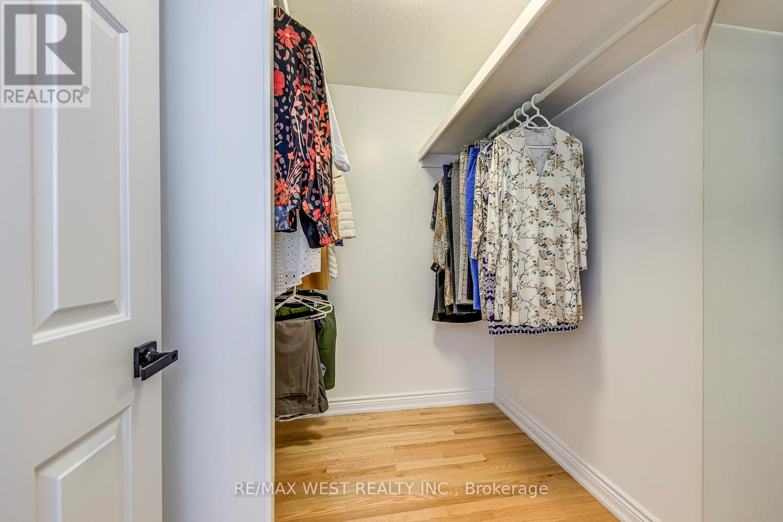 1397 Helen Court, Oakville, Ontario  L6L 6J9 - Photo 23 - W12474975