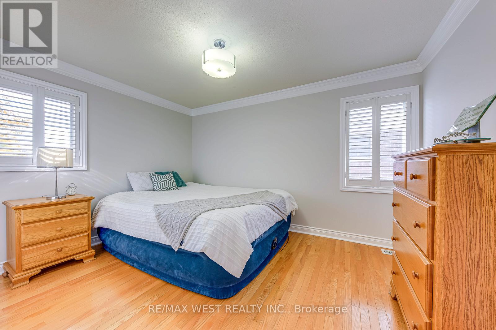 1397 Helen Court, Oakville, Ontario  L6L 6J9 - Photo 24 - W12474975