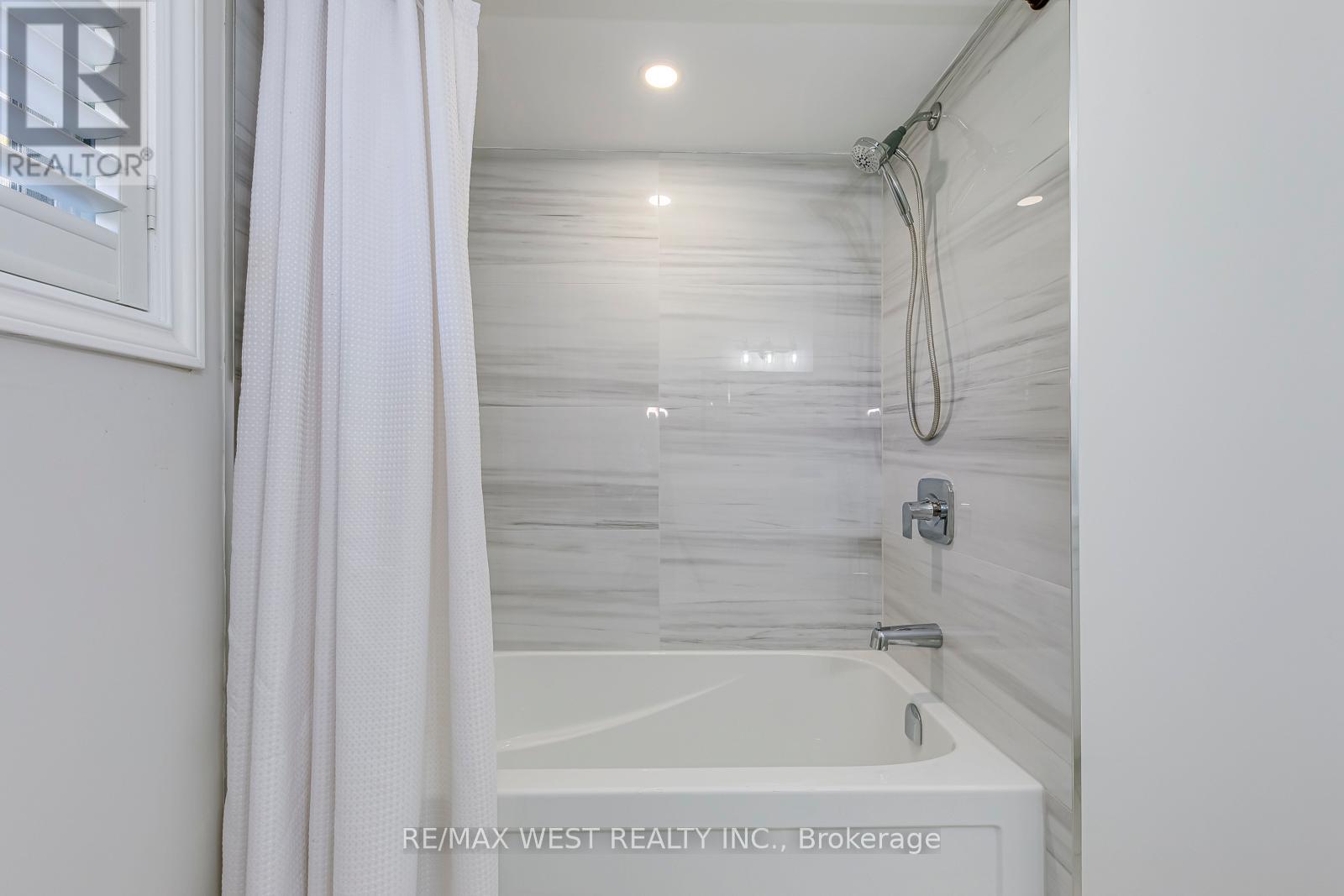 1397 Helen Court, Oakville, Ontario  L6L 6J9 - Photo 27 - W12474975