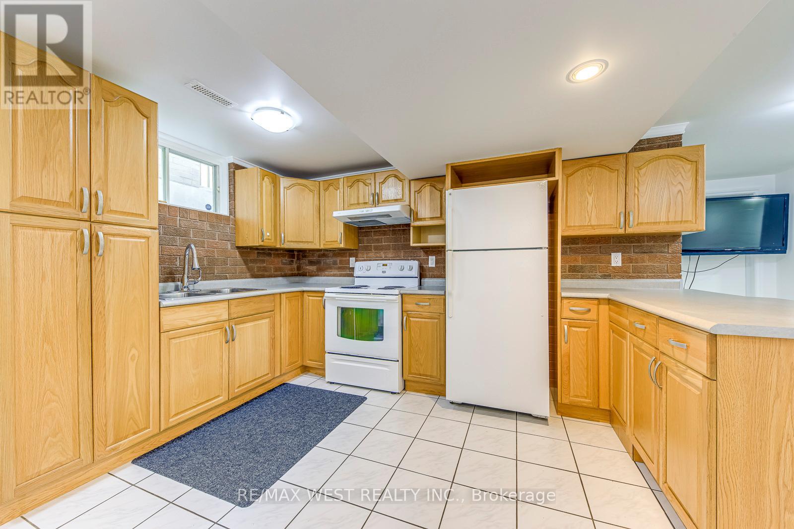 1397 Helen Court, Oakville, Ontario  L6L 6J9 - Photo 30 - W12474975