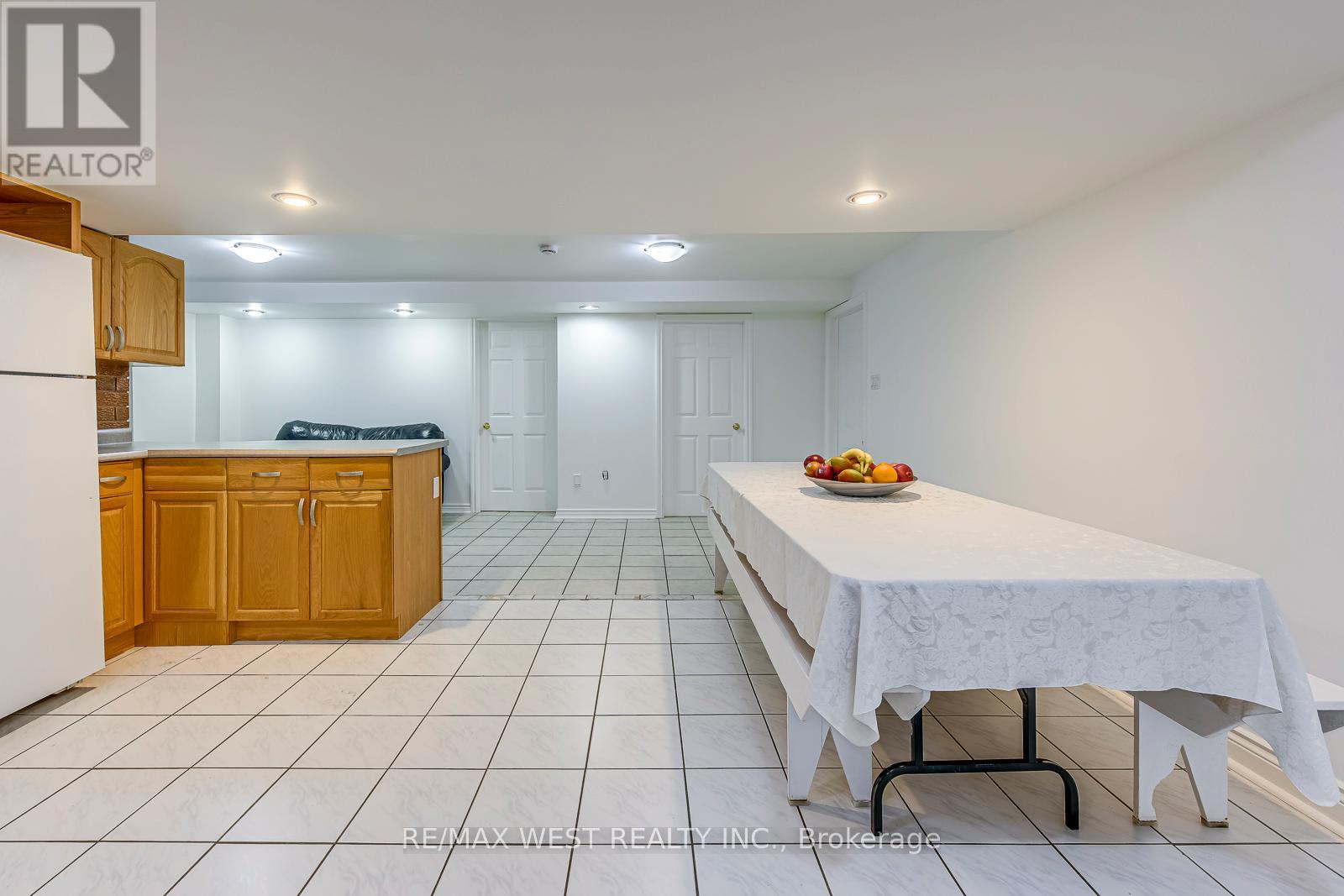 1397 Helen Court, Oakville, Ontario  L6L 6J9 - Photo 32 - W12474975