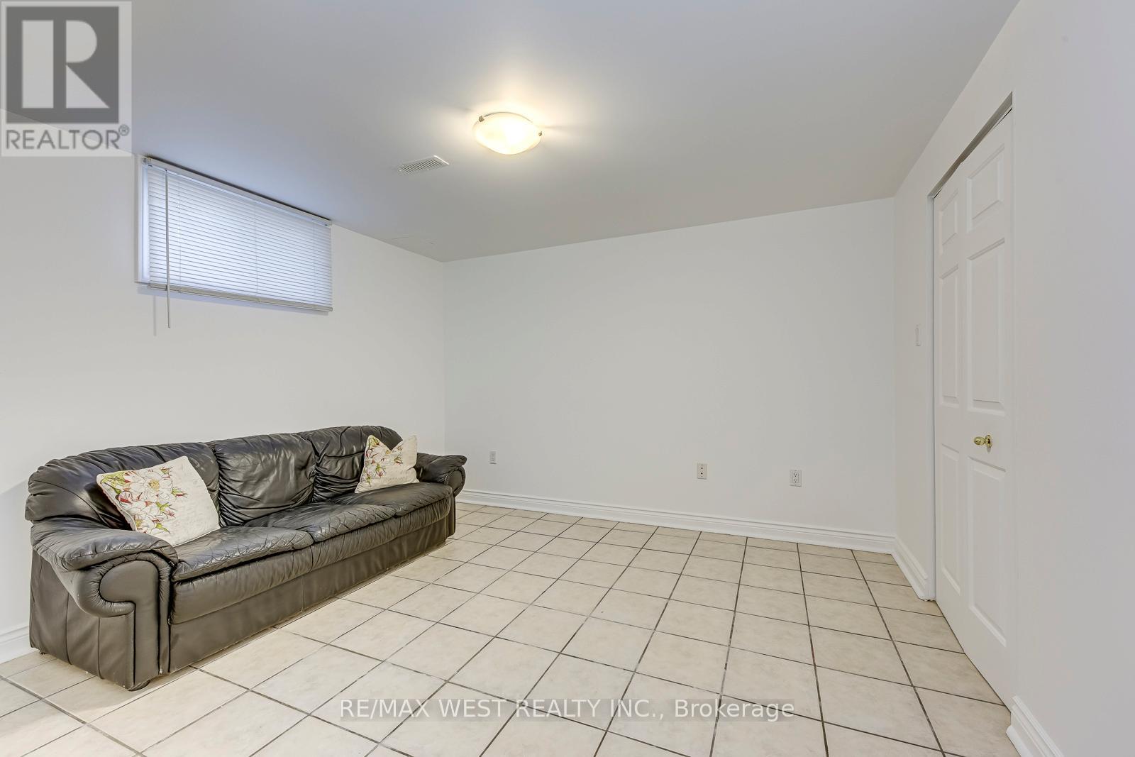 1397 Helen Court, Oakville, Ontario  L6L 6J9 - Photo 35 - W12474975