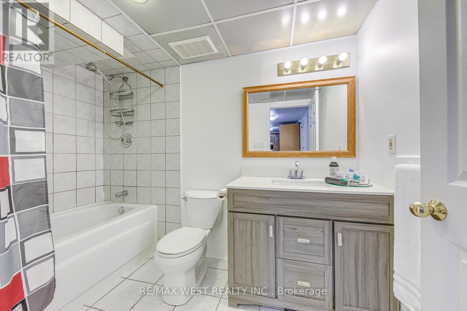 1397 Helen Court, Oakville, Ontario  L6L 6J9 - Photo 37 - W12474975