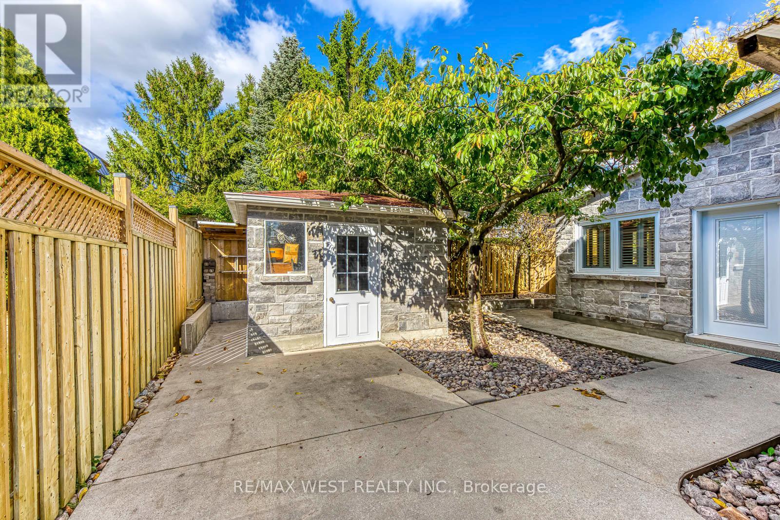 1397 Helen Court, Oakville, Ontario  L6L 6J9 - Photo 40 - W12474975