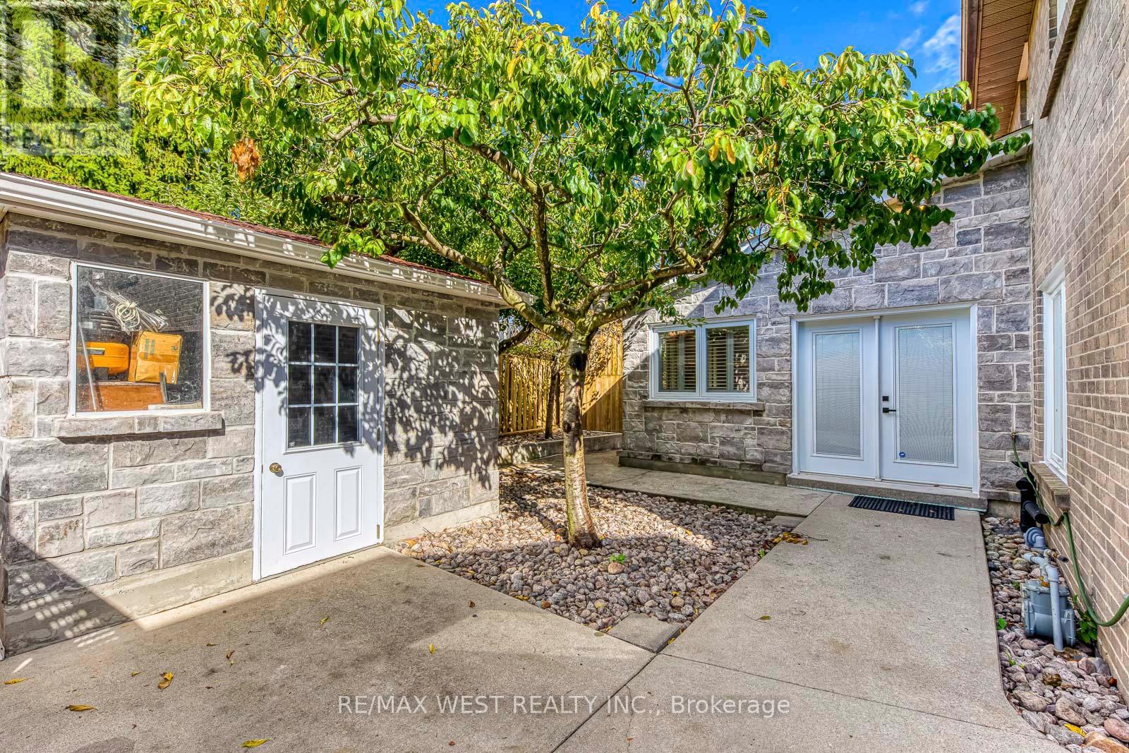 1397 Helen Court, Oakville, Ontario  L6L 6J9 - Photo 41 - W12474975