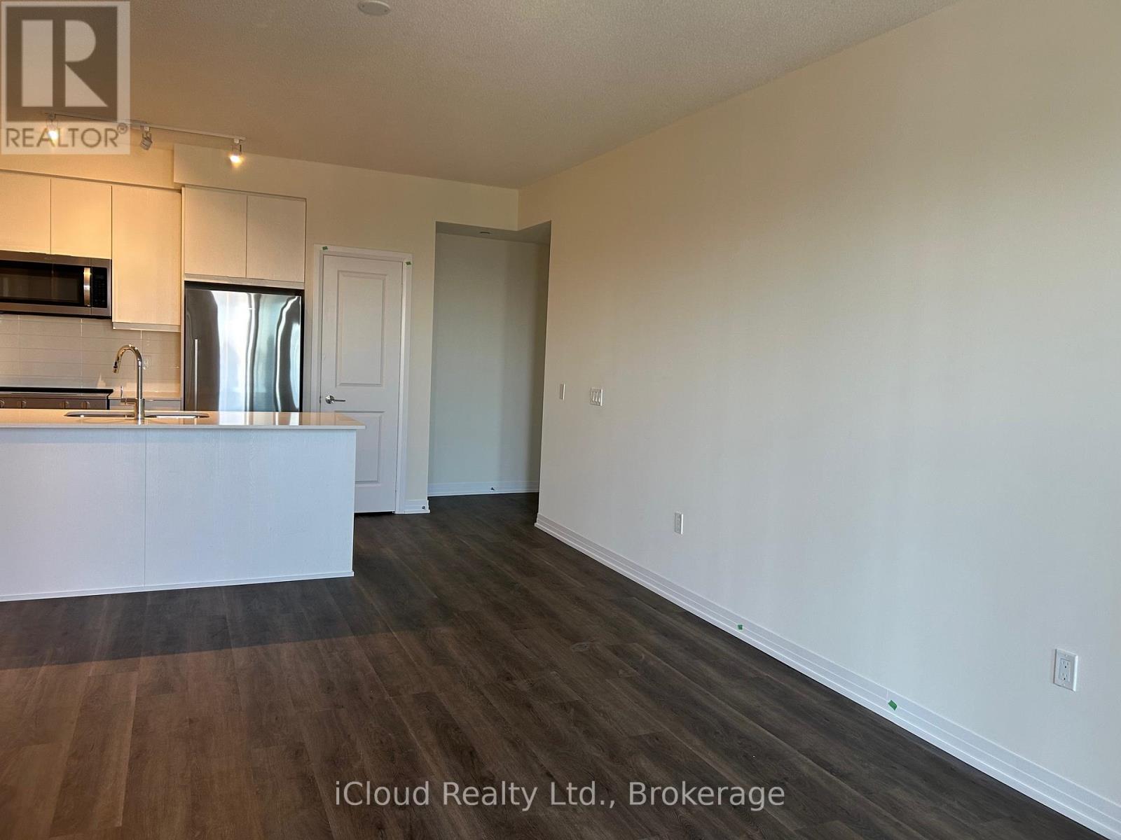 1610 - 15 Watergarden Drive, Mississauga, Ontario  L5R 0H4 - Photo 5 - W12474999