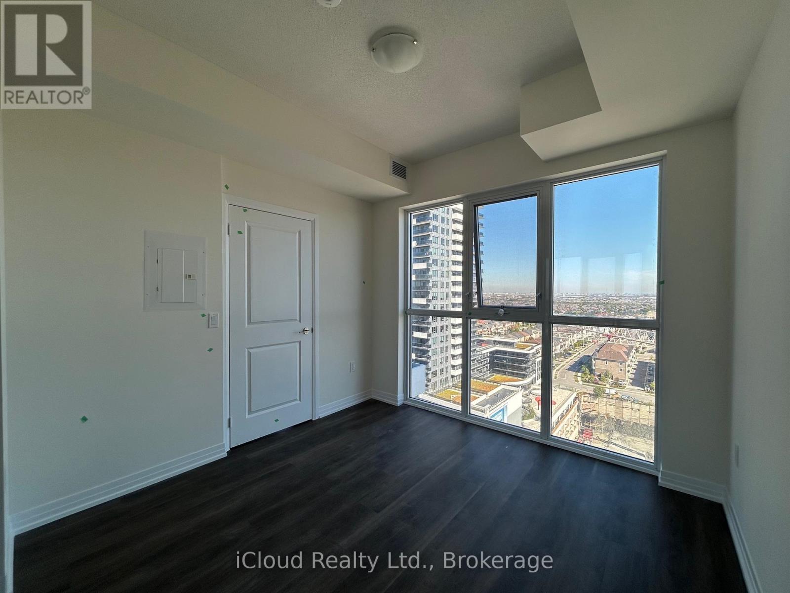 1610 - 15 Watergarden Drive, Mississauga, Ontario  L5R 0H4 - Photo 8 - W12474999